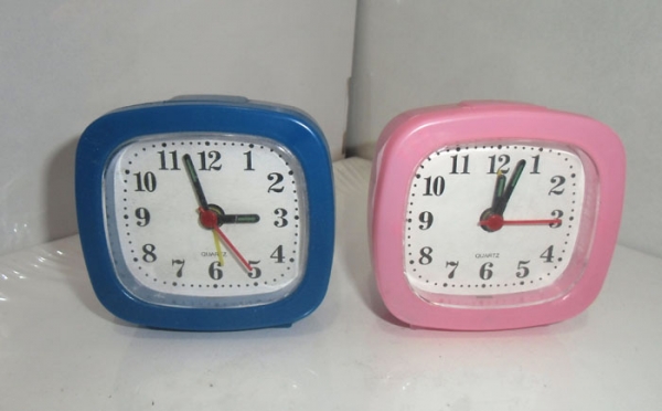 Часы настольные "Quartz" (100х100 мм). арт.1103
