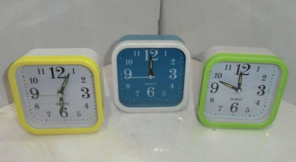 Часы настольные "Quartz" (95х95 мм). арт.1108